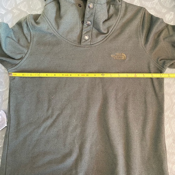 The north face olive green, three snap button hoodie, women’s size medium - Picture 6 of 6